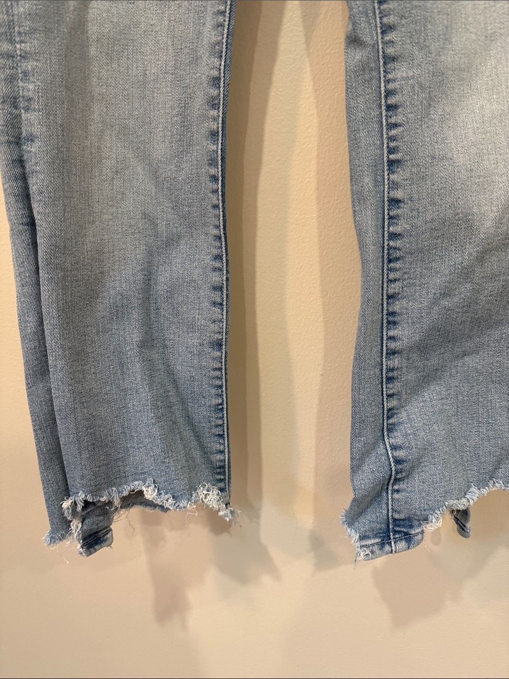 MOTHER The Insider Crop Step Chew Leg Jeans in Outerspace Wash Size 30 - Picture 4 of 10